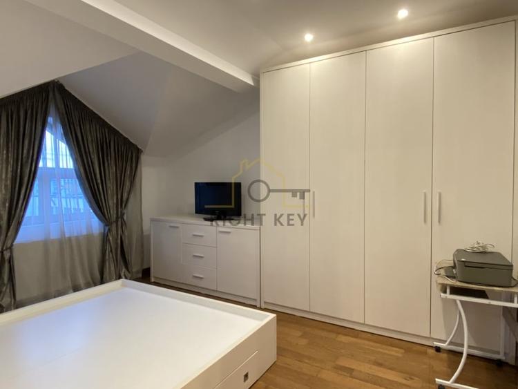 Apartament cu 3 camere decomandat, mobilat în Mărgeanului