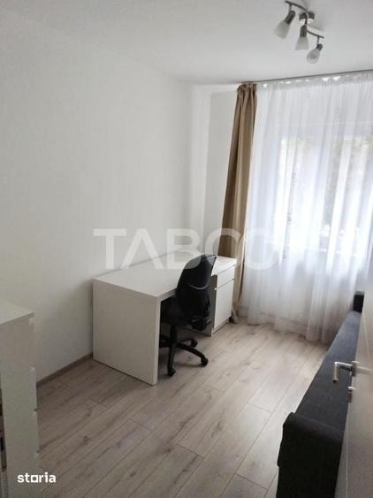Apartament cu 3 camere decomandat în Plopilor