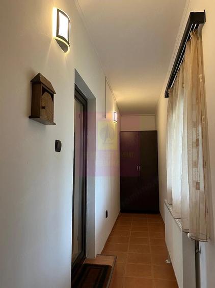 Casă cu 6 camere cu Teren 1593 Mp în Brebu