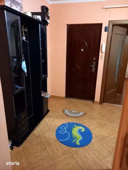 Apartament cu 2 camere decomandat, mobilat în Nicolina