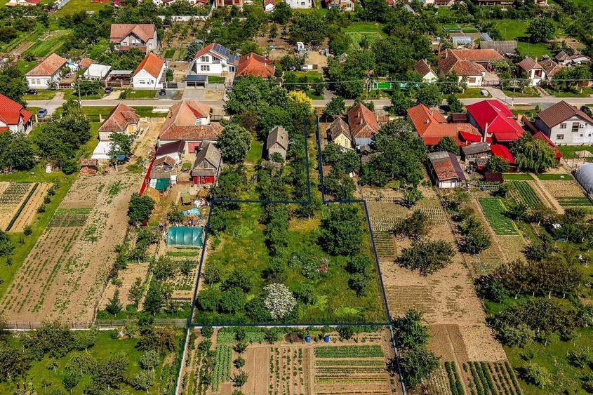 Teren Construcții intravilan de 1594 mp, în Cicir