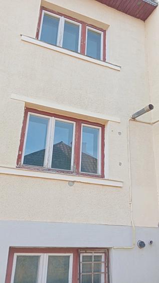 Casă cu 6 camere cu Teren 805 Mp în Central