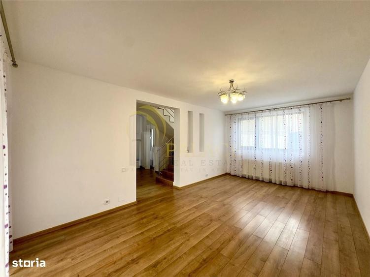 Casă cu 4 camere în Breazu