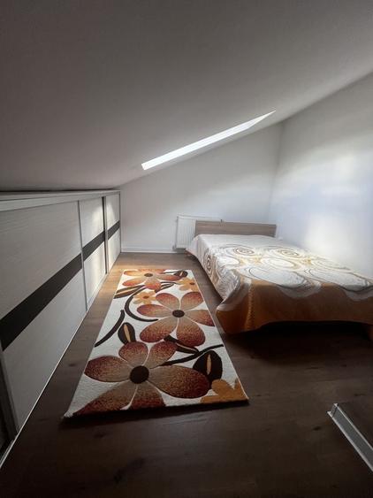 Apartament cu 3 camere semidecomandat în Florești