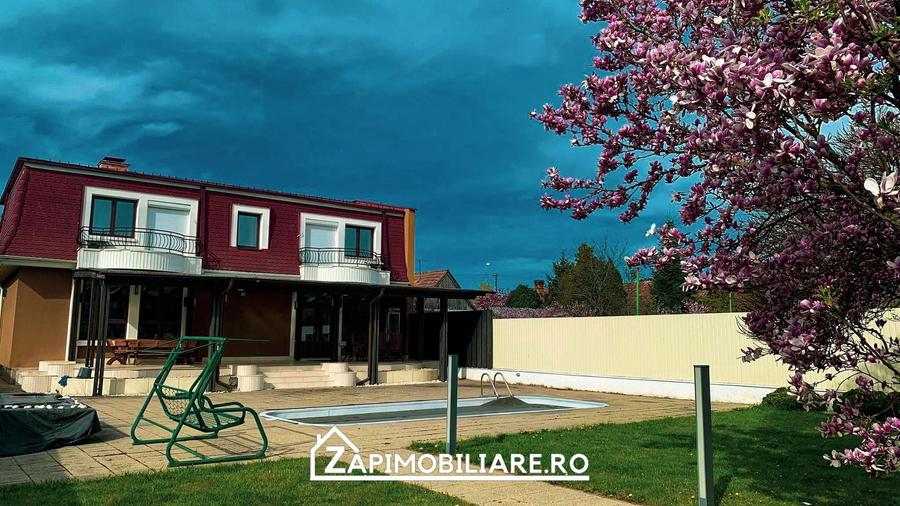 Casă individuală cu 7 camere cu Canalizare în Unirii