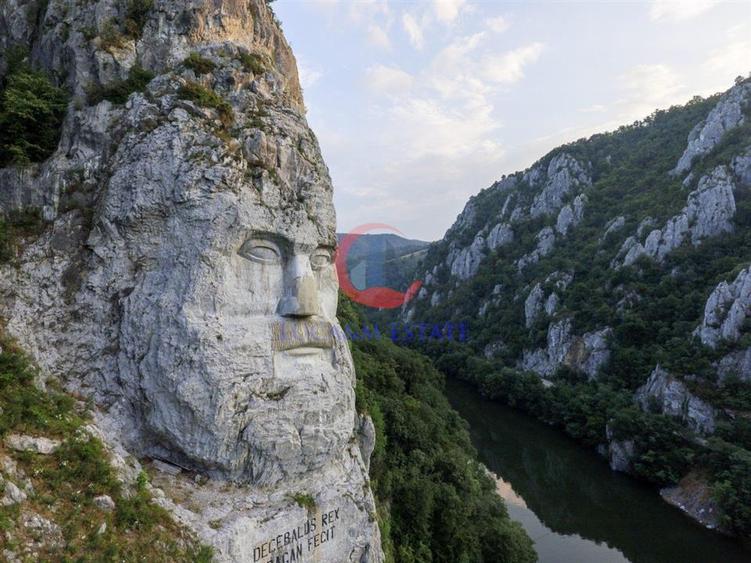 Teren intravilan de 3400 mp, în Central