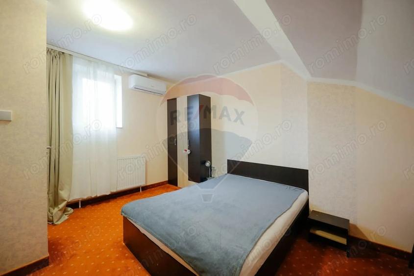 Apartament cu 4 camere decomandat în Central