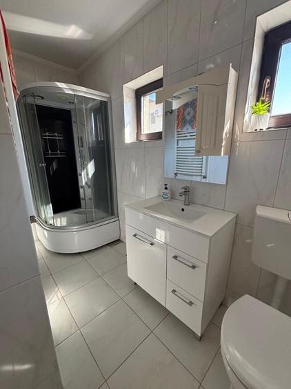 Casă cu 4 camere cu Canalizare în Sud-Est