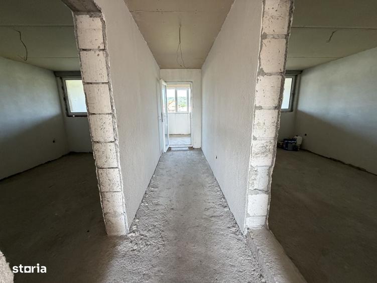 Casă cu 4 camere în Mărăcineni