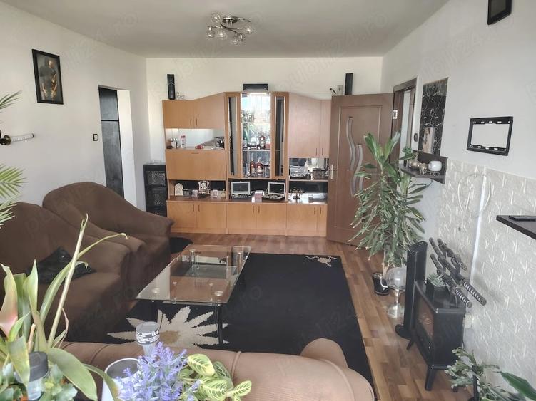Apartament cu 2 camere semidecomandat în Astra
