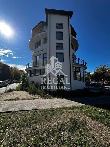 Spațiu comercial, de 400 mp, în Central