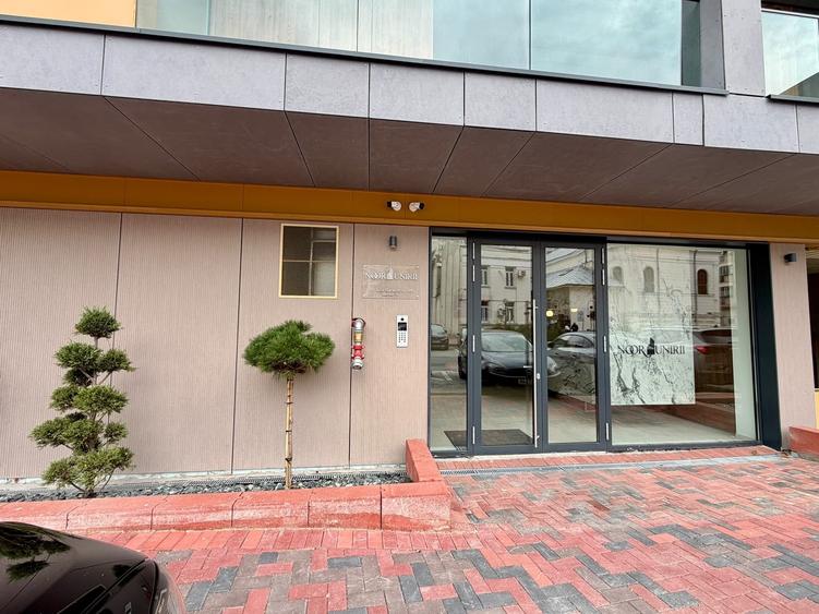 Penthouse cu 4 camere decomandat în Unirii
