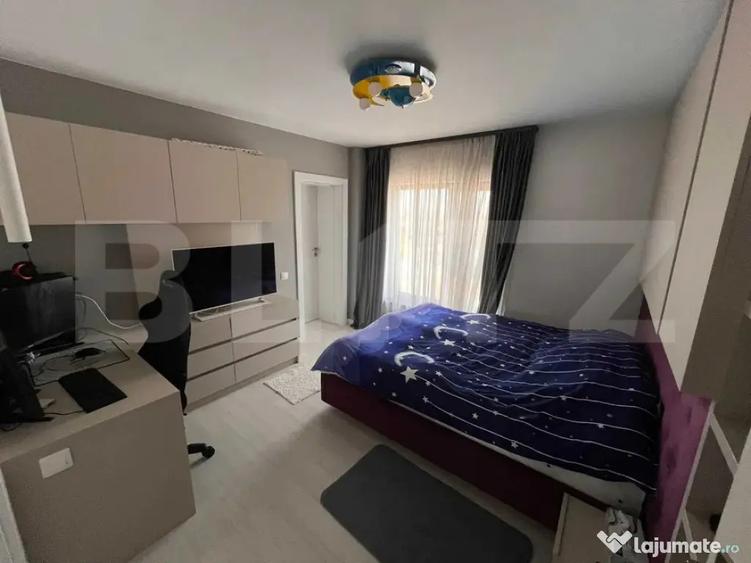 Apartament cu 5 camere decomandat în Mureșeni
