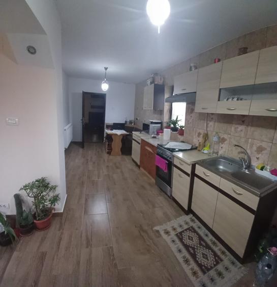 Casă cu 3 camere cu Canalizare în Lumina