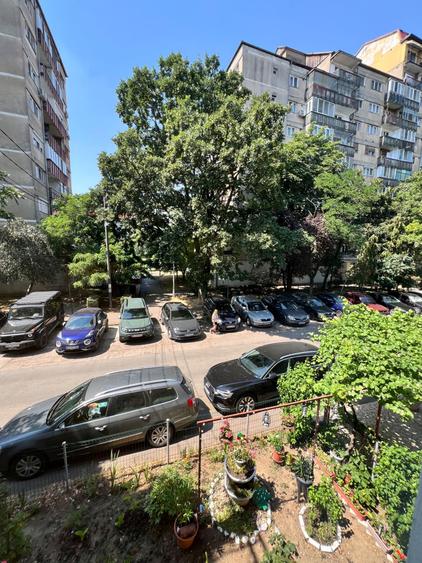 Apartament cu 3 camere în Nufărul