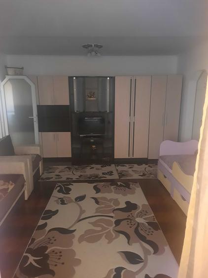 Apartament cu 3 camere în Cantemir