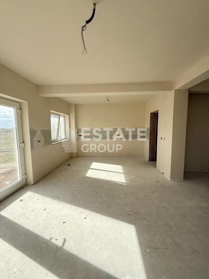 Duplex cu 4 camere cu Canalizare în Moșnița Nouă