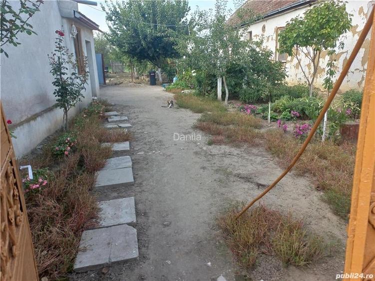 Casa 3 camere , baie , incalzire calorifere Gaiul Mic