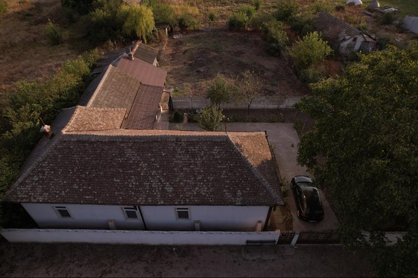 Casă individuală cu 5 camere cu Teren 1200 Mp în Ghidici