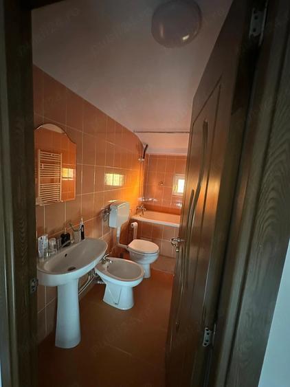Apartament cu 2 camere decomandat, mobilat în Central