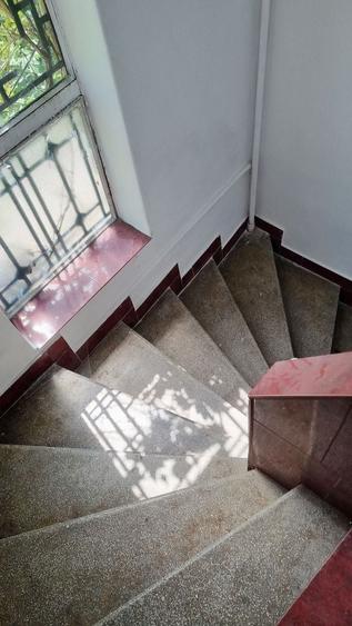 Apartament cu 5 camere în Armeneasca