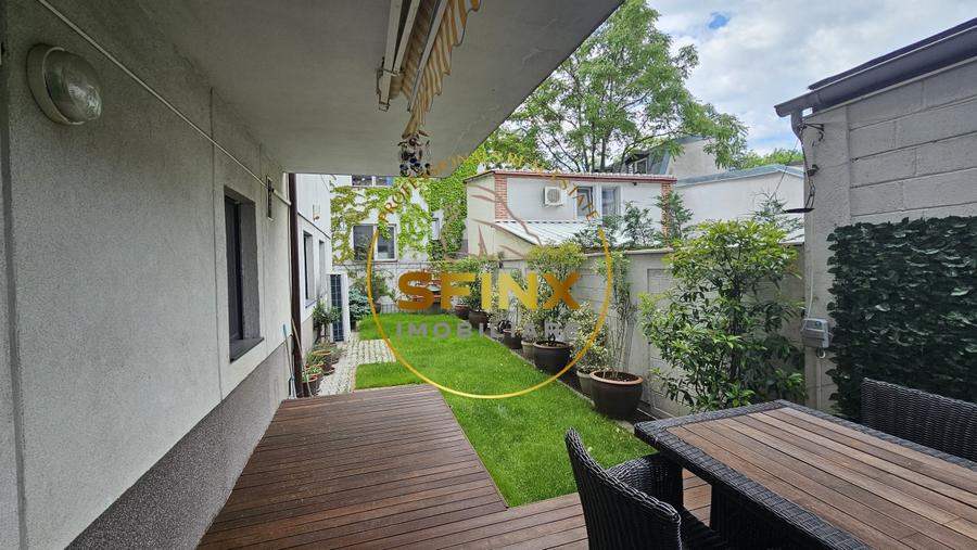 Apartament cu 3 camere decomandat, mobilat în Polonă