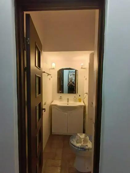 Apartament cu 3 camere decomandat, mobilat în Victoriei