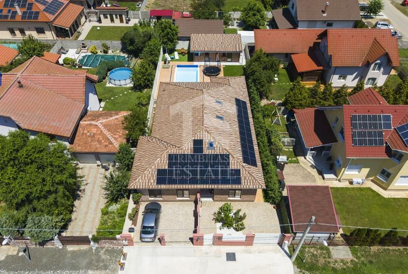 Casă individuală cu 6 camere cu Piscina în Chișoda