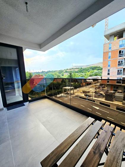 Apartament cu 3 camere semidecomandat în Florești
