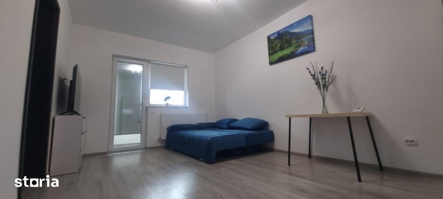 Garsonieră decomandată în Apărătorii Patriei