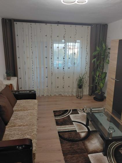 Apartament cu 2 camere decomandat în Energiei