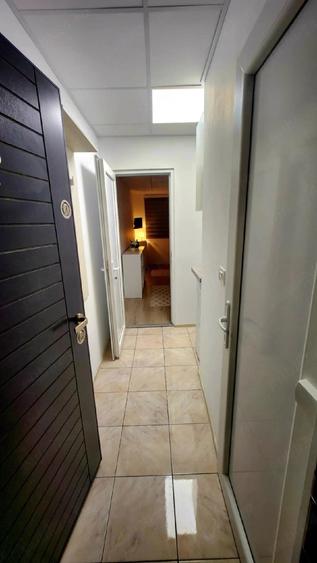 Garsonieră decomandată în Vest