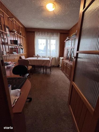 Apartament cu 4 camere decomandat în Central