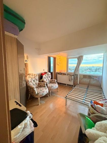 Apartament cu 3 camere decomandat în Doamna Ghica
