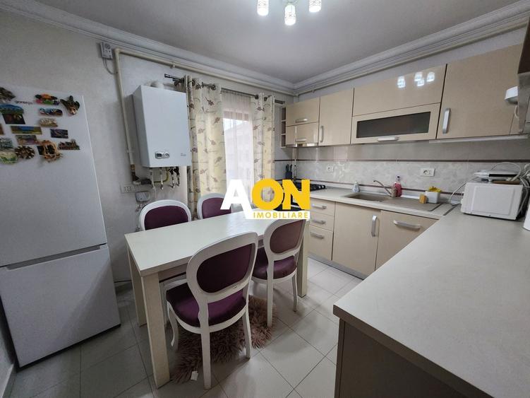 Apartament cu 3 camere decomandat, mobilat în Cetate