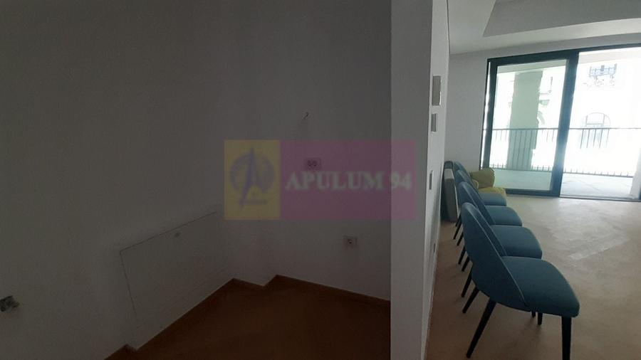 Garsonieră decomandată în Universitate