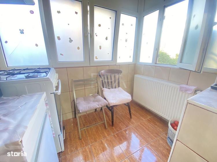 Apartament cu 3 camere decomandat în Mărgeanului