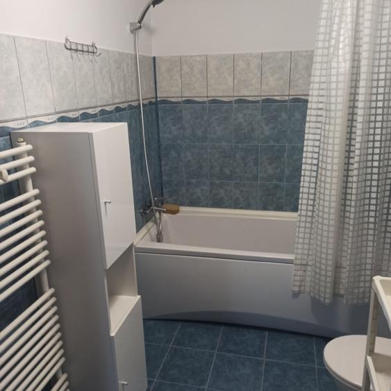 Apartament cu 3 camere decomandat în Florești