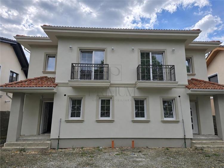 Duplex cu 4 camere cu Canalizare în Moșnița Veche