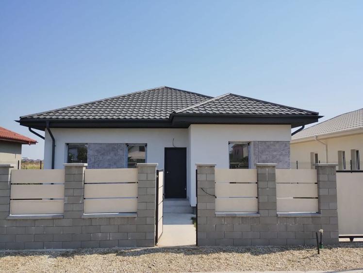 Casă cu 3 camere cu Teren 362 Mp în Vidra