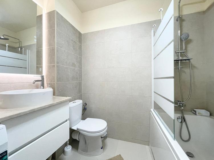 Apartament cu 2 camere semidecomandat, mobilat în Soarelui