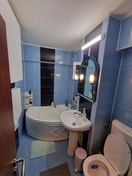 Apartament cu 4 camere semidecomandat, mobilat în CET