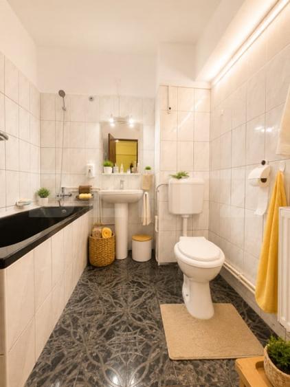 Garsonieră decomandată în Central