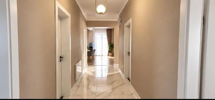 Casă cu 4 camere cu Teren 800 Mp în Noua