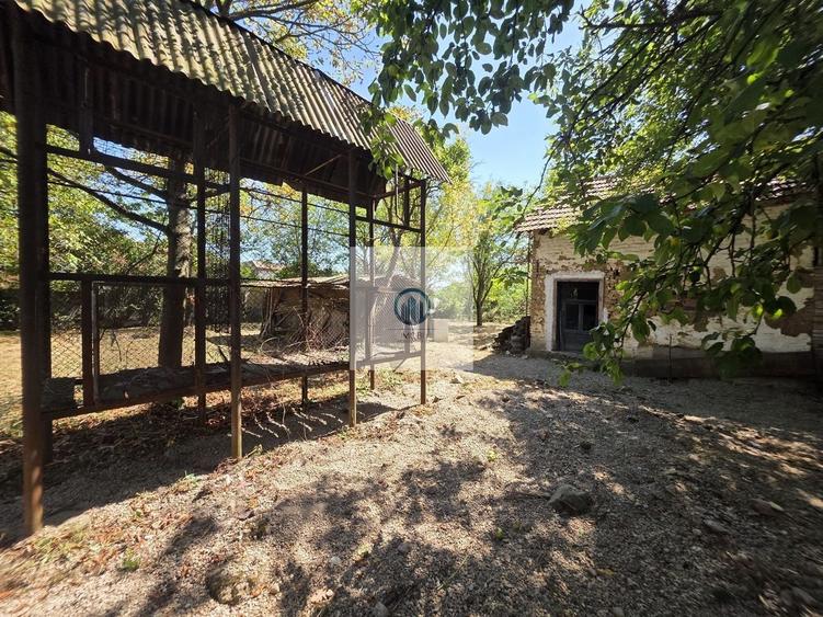 Casă individuală cu 4 camere cu Canalizare în Sântandrei