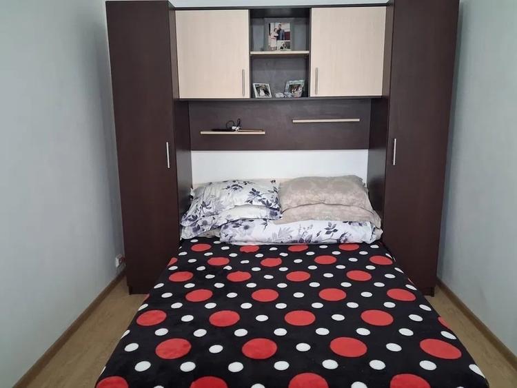 Apartament cu 2 camere semidecomandat, mobilat în Craiovița Nouă