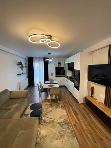 Apartament cu 2 camere semidecomandat în Exterior Vest