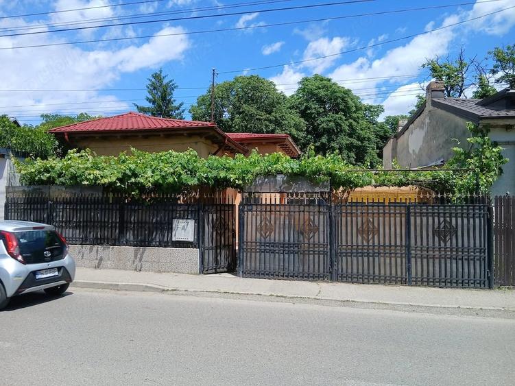Casă cu 4 camere cu Teren 221 Mp în Central