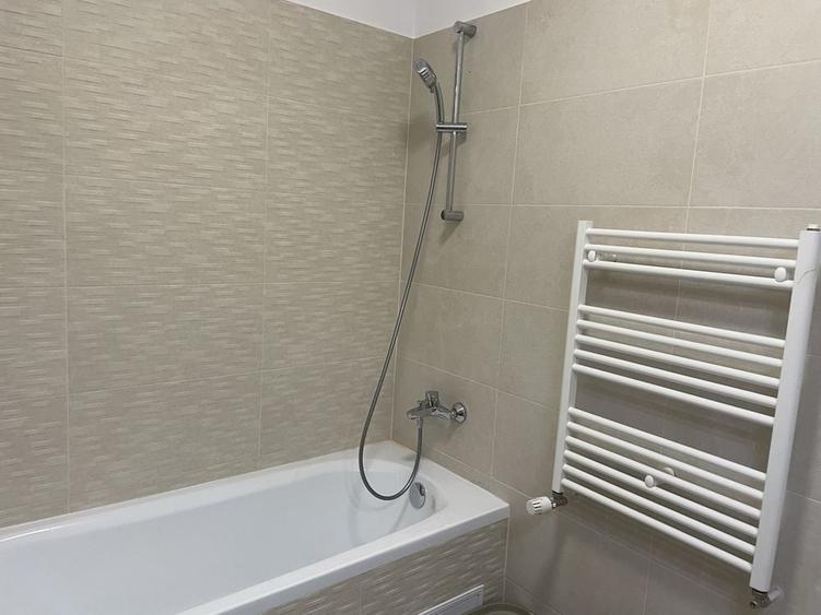 Apartament cu 2 camere decomandat în Exterior Vest