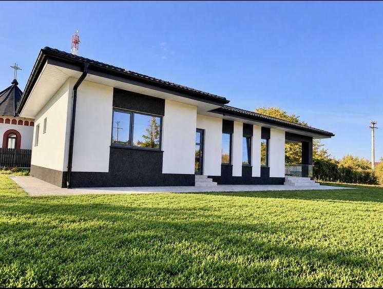 Casă cu 4 camere în Tomești